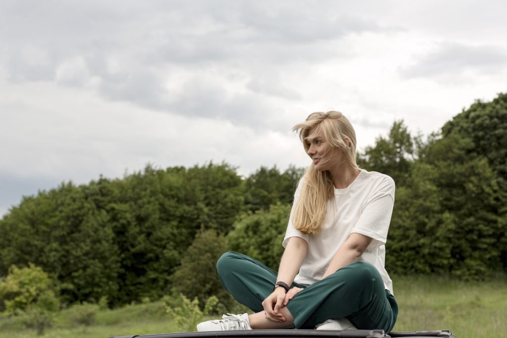Mindfulness Techniques to Boost Focus and Concentration 1 A woman practicing mindfulness