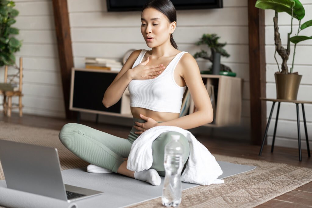 Awakening Through Breathwork - Techniques for Inner Peace 1 A woman doing guided breathwork online course
