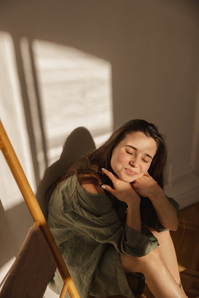 How to Use Visualization Techniques to Enhance Self-Love 1 A woman visualizing how much she loves herself