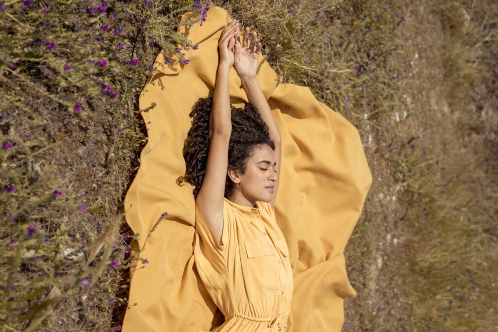 How to Use Visualization Techniques to Enhance Self-Love 3 A woman visualizing her dream life