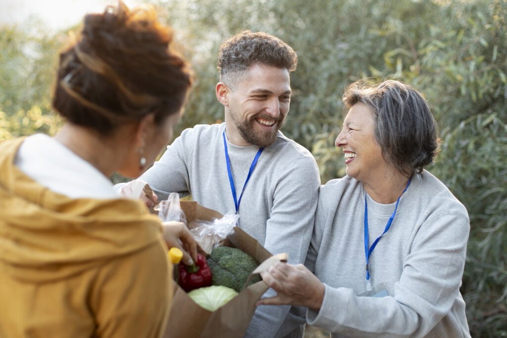 How to Foster Self-Love Through Volunteer Work and Giving Back 1 Volunteers