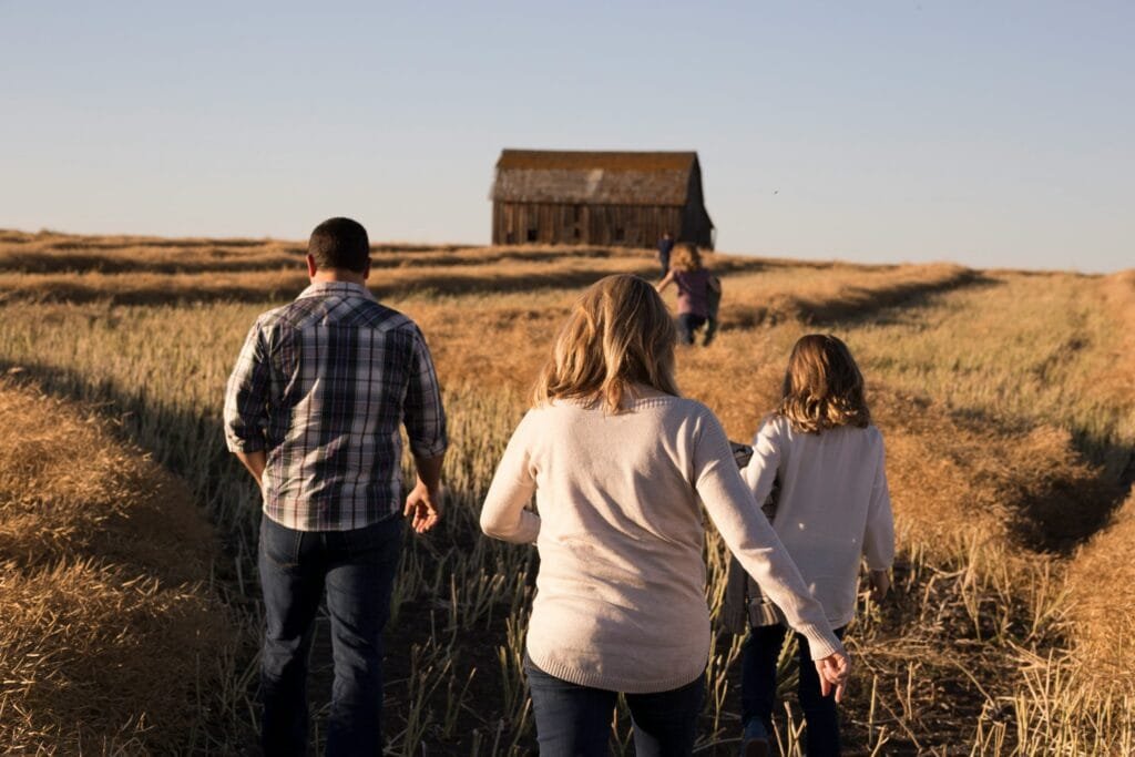 9 Simple Mindful Parenting Exercises for Daily Connection - A Complete Guide 2 A family practicing mindful parenting