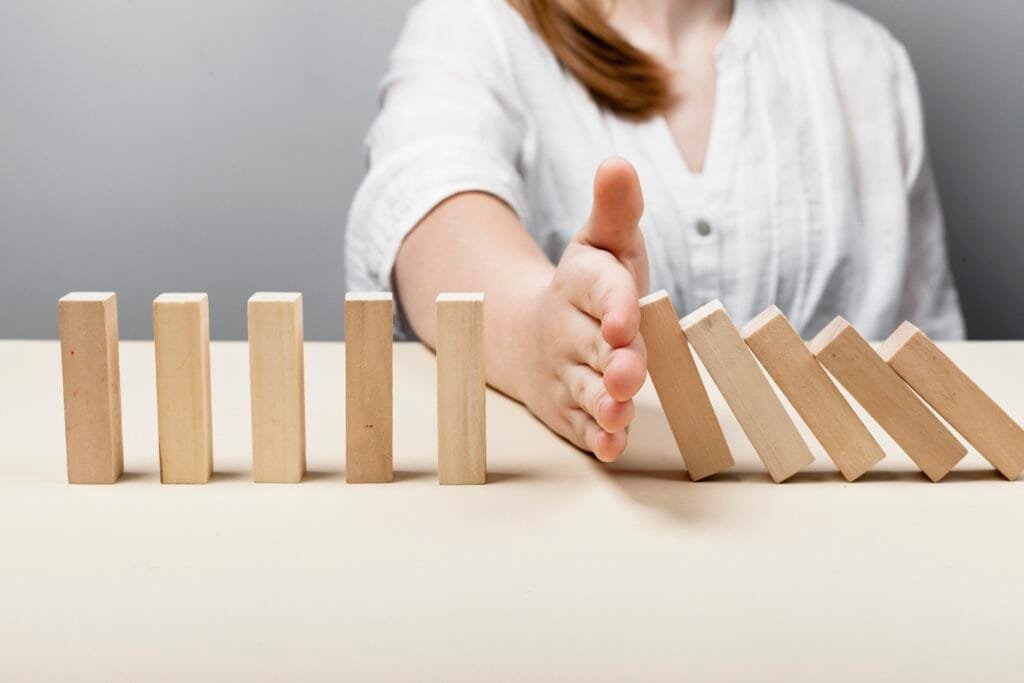 Balance Work and Family with Mindful Boundaries 1 A woman setting boundaries